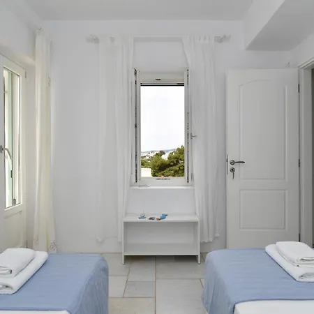 Dinos Aliki (Paros)